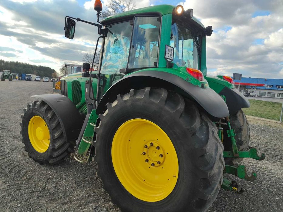 Ciągnik John Deere 6820