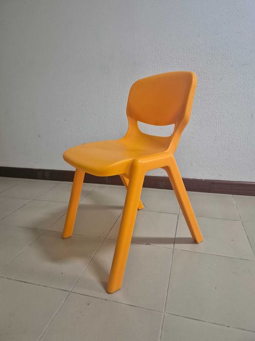 Mesas e cadeiras para salas de estudo