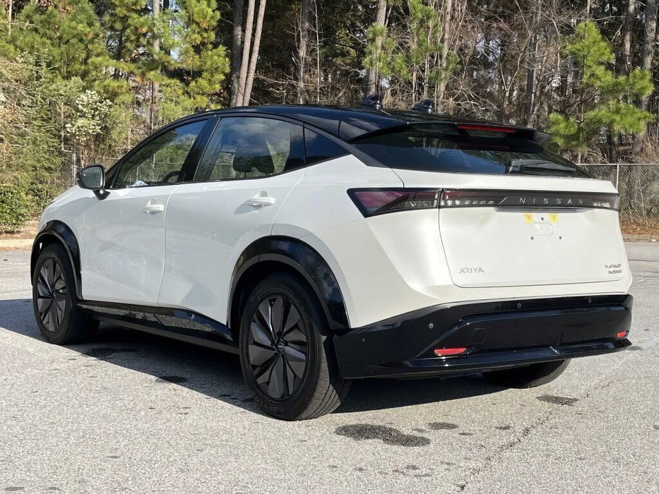 Nissan Ariya      2024