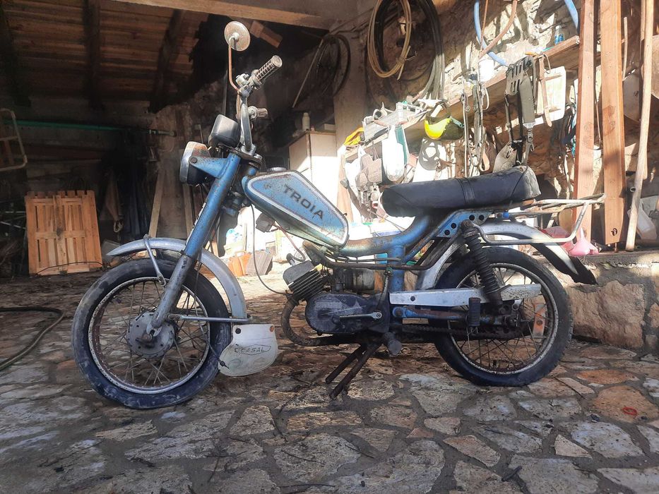 Casal Troia sem documentos