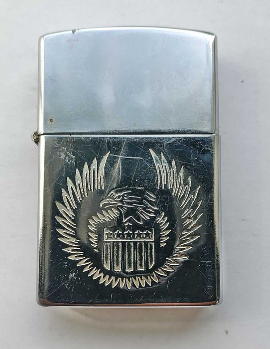 Бензинова запальничка зипо