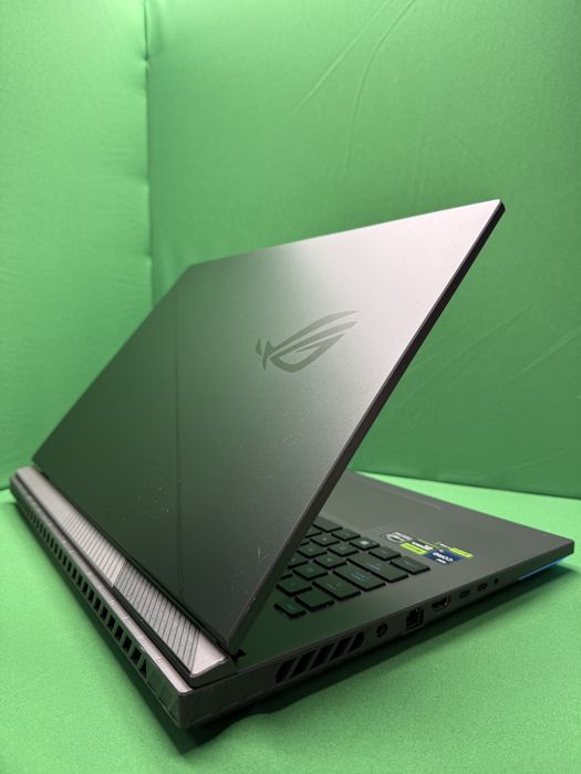 ASUS ROG Strix G18 G814J / i9-14900HX 24 ядра і 32 потоки/ RTX 4060 8 Gb 140W / 16GB / 1TB / 240Hz / 18″