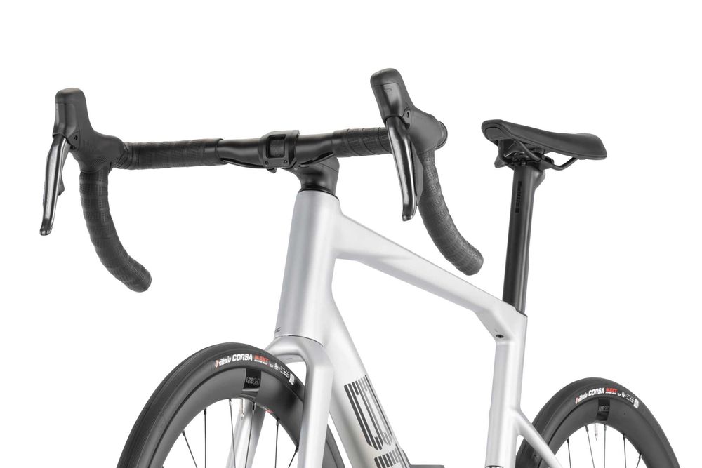 Nowy BMC Roadmachine 01 Four Ultegra Di2 2x12