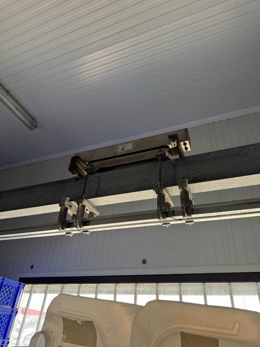 Balança Via Aérea Industrial – Em Inox, Ideal para Matadouros e Talhos