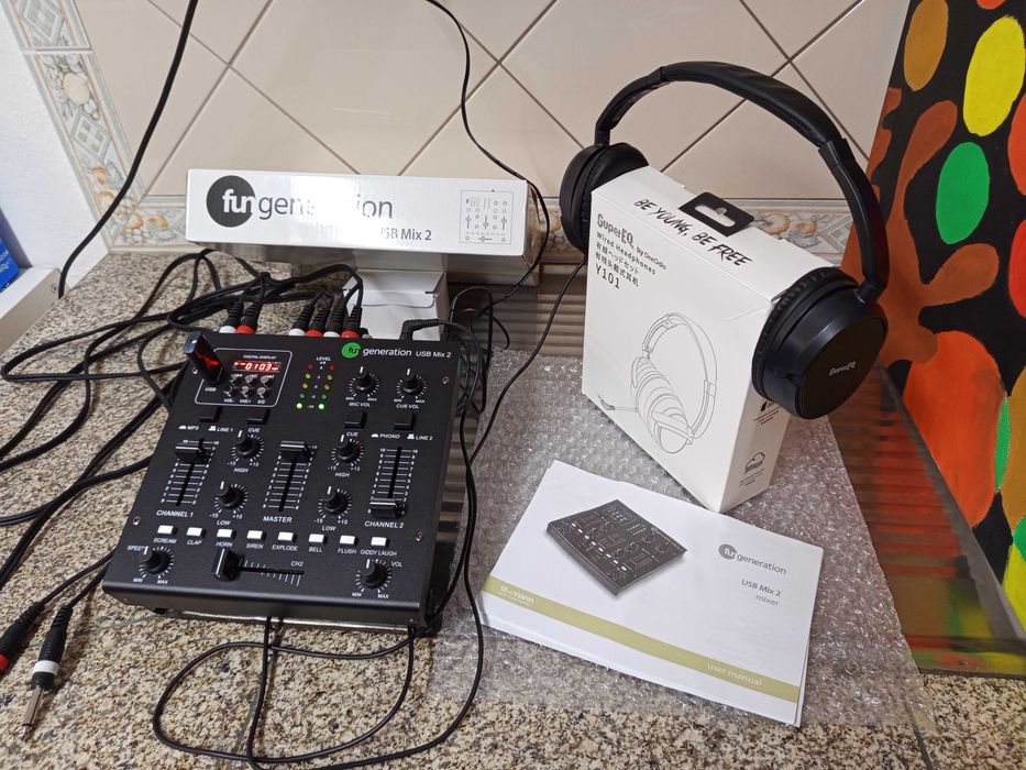 Mesa Som DJ + Auscultadores + Cabos/ Novo