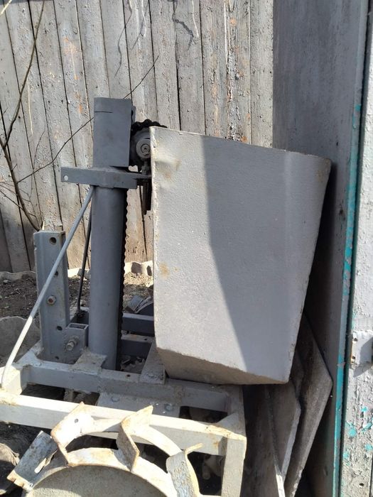 Картоплесажалка саморобна