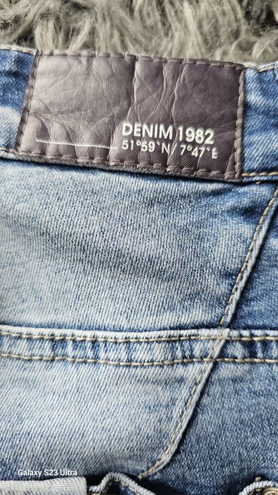 Spodenki bermudy z koronką 38