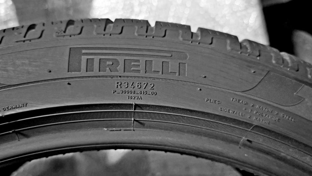 Шини Б/в 305.35.21 комплект Pirelli