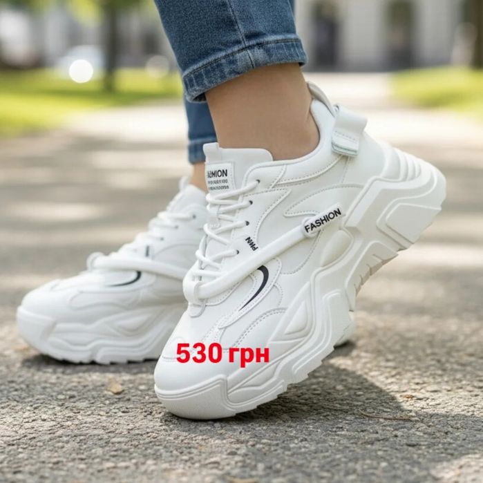 Жіночі кросівки весна 2026