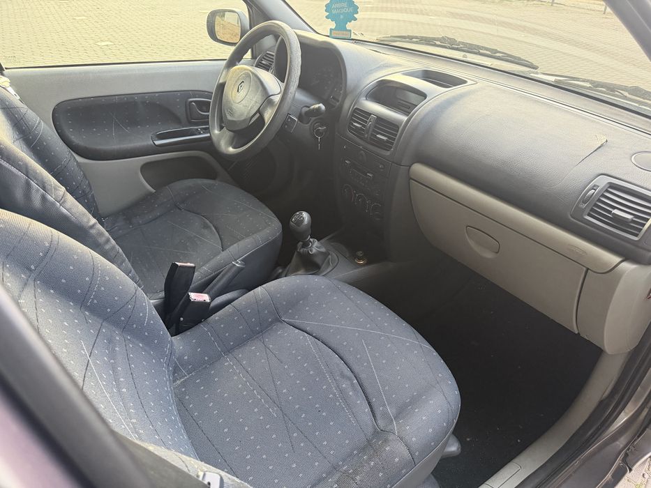 Renault Clio 1.1 16V – Económico e Fiável