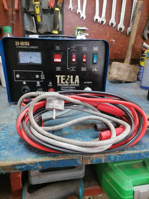 Зарядно пусковое устройство 12/24в