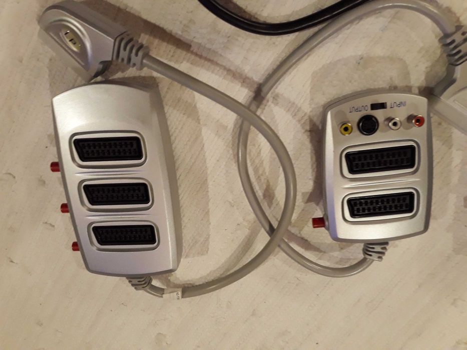 Switches/comutadores SCART novos - com botões de selecção + 1 oferta
