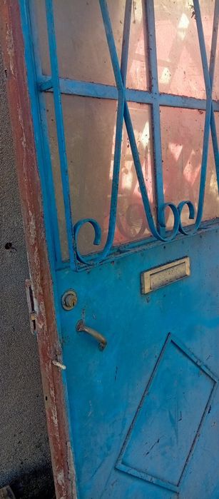 Porta Antiga em Ferro com Aro e Vidro - 200 x 95 cm