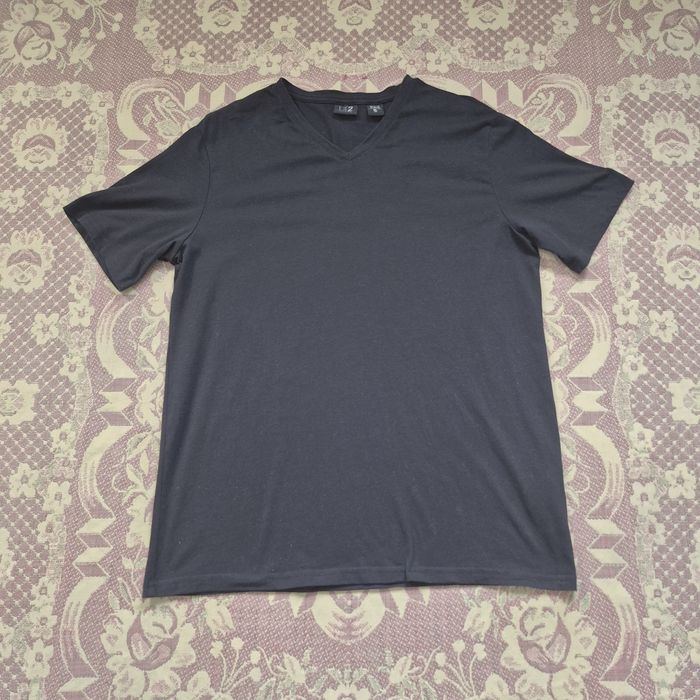 Футболка чорна, розмір XL.