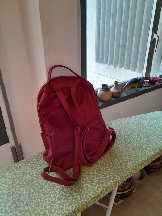 Vendo Mochila de Senhora PRIMARK muito bonita como nova