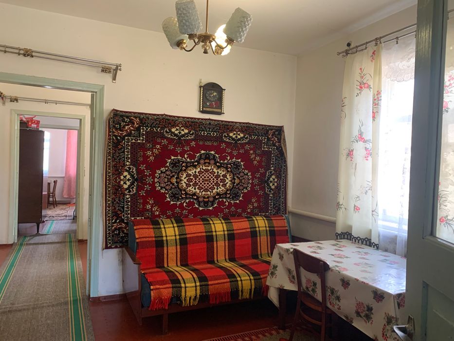 Терміново!продам будинок з ремонтом з виходом на воду