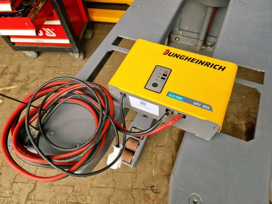 Ładowarka prostownik automatyczny do baterii trakcyjnych 24V 20A 30A 40A 50A 60A 70A 80A 100A 120A 230V 400V