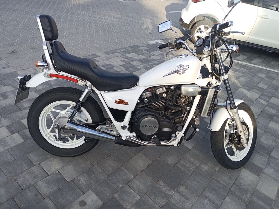 Продам Honda Magna V45