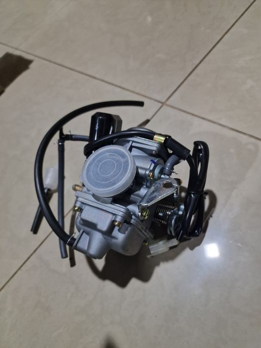 carburador para um motor de combustão interna, provavelmente para uma