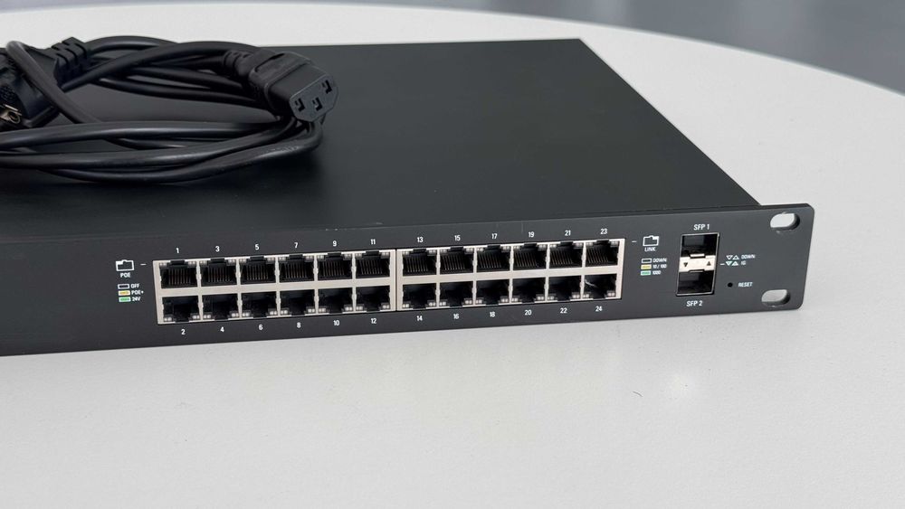 Switch Ubiquiti (ES-24-500W) - 24 portas Gigabit