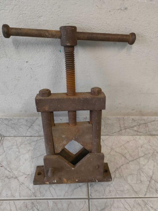 Imadło do rur  (hydrauliczne)