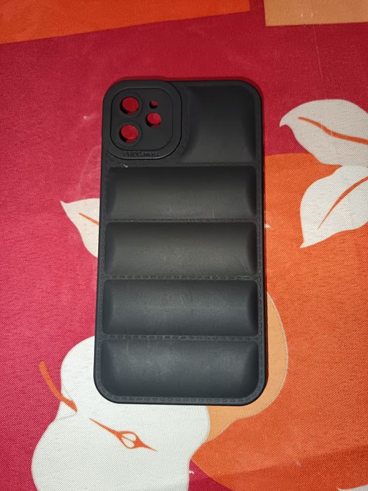 Capa iphone 11 cor preta + oferta brindes