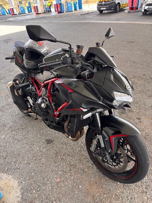 Kawasaki Zh2 2022 akrapovic