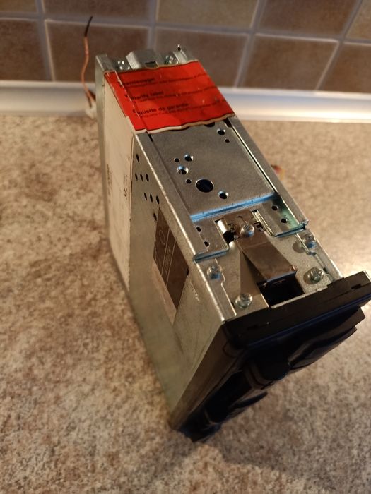 Radiomagnetofon  samochodowy do kolekcji.