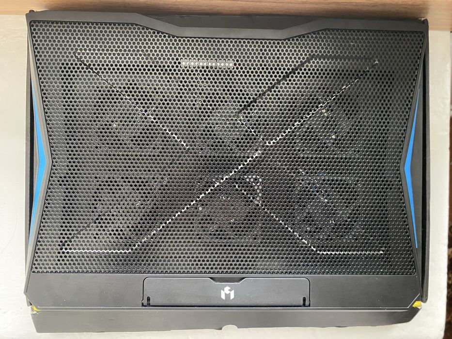 Охолоджувальна підставка для ноутбука