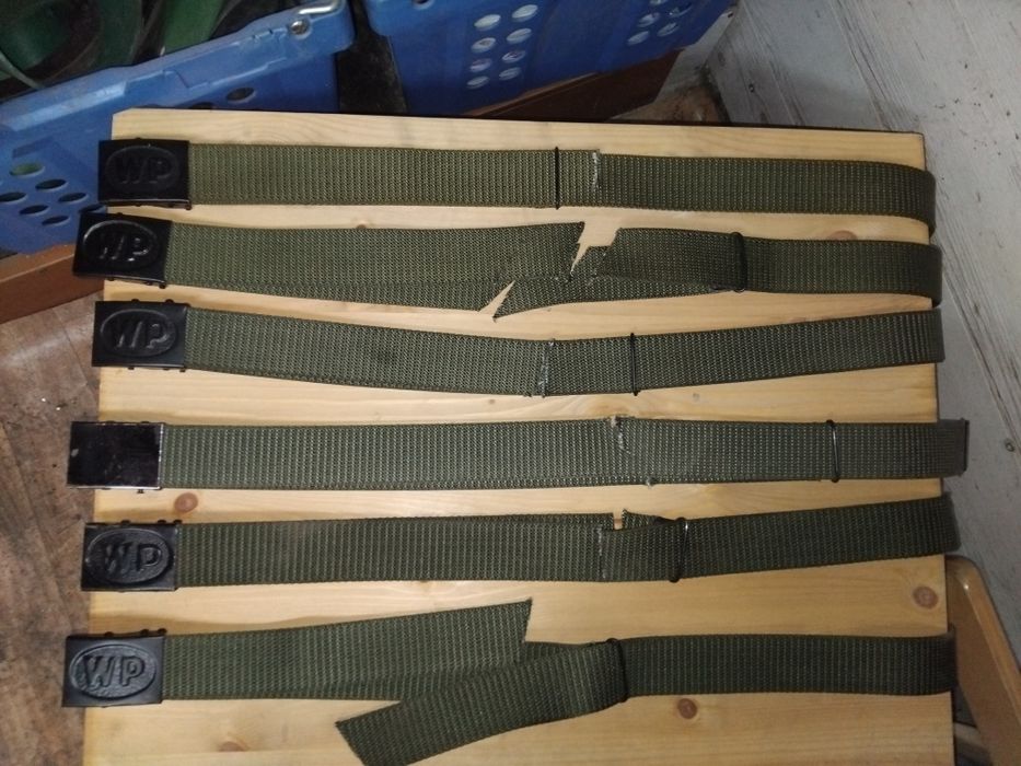 Oryginalny pas wojskowy główny z wadą nacięty parciany  demobil WP