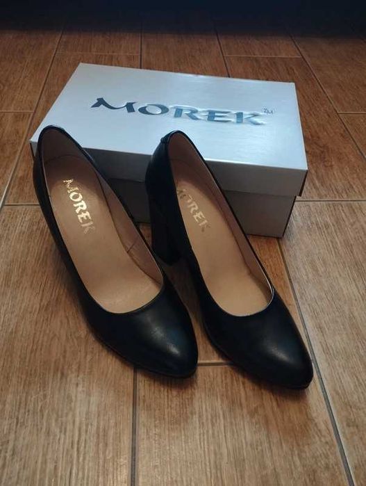 Skórzane buty na obcasie Morek