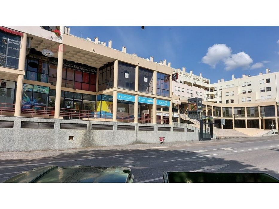 Vende-se espaço comercial em Portalegre!