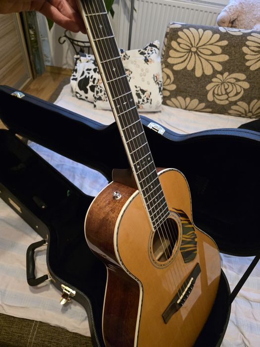 Fender Paramount PS-220E – Lity Świerk/Mahoń + Case
​Sprzedam profesjo