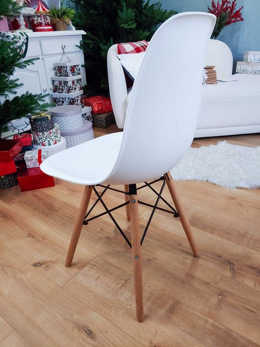 Krzesła skandynawskie nowoczesne białe 4 sztuki mało używane