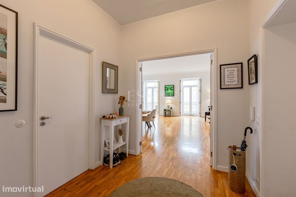 Apartamento T4 na Foz Velha a 150 metros do mar