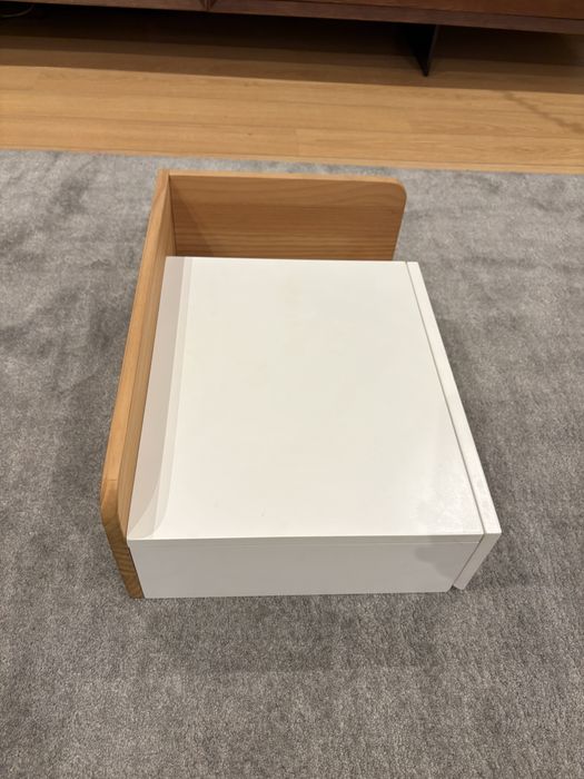 Mesa de Cabeceira