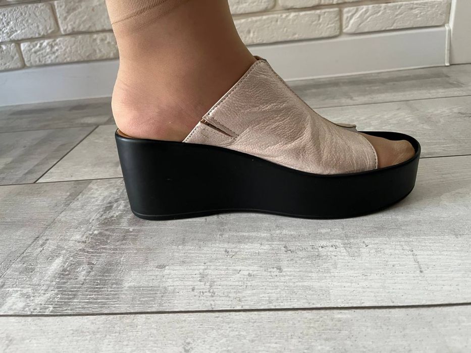 Шльопанці сабо шкіряні