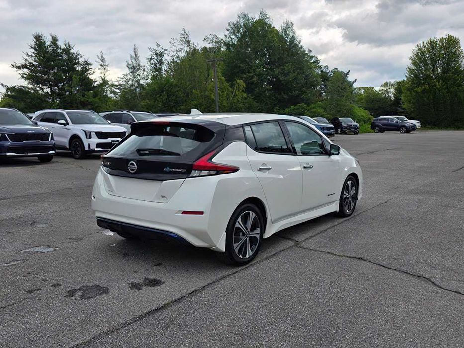 Nissan LEAF SV      2018