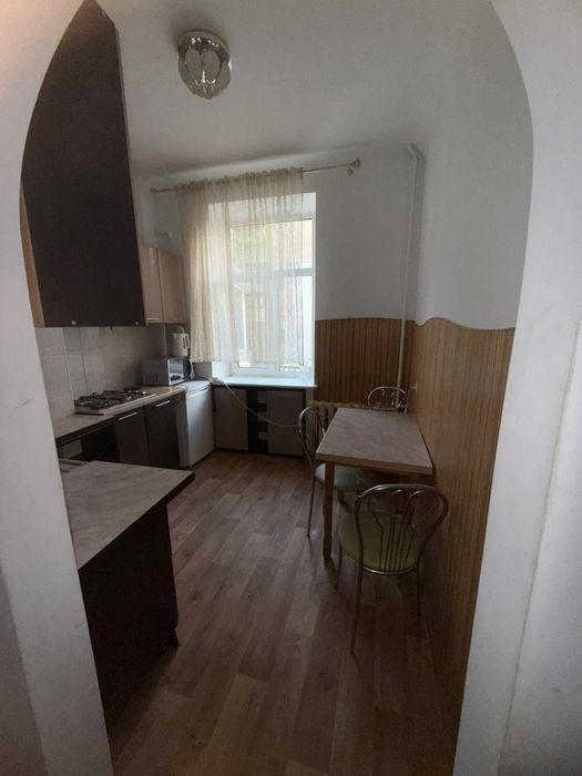2- кімнатна квартира  в район Академії сухопутних військ ,, Стрийська.