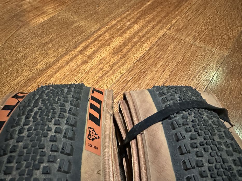 Dwie opony zwijane do grawela WTB  Riddler 45x700 tubless