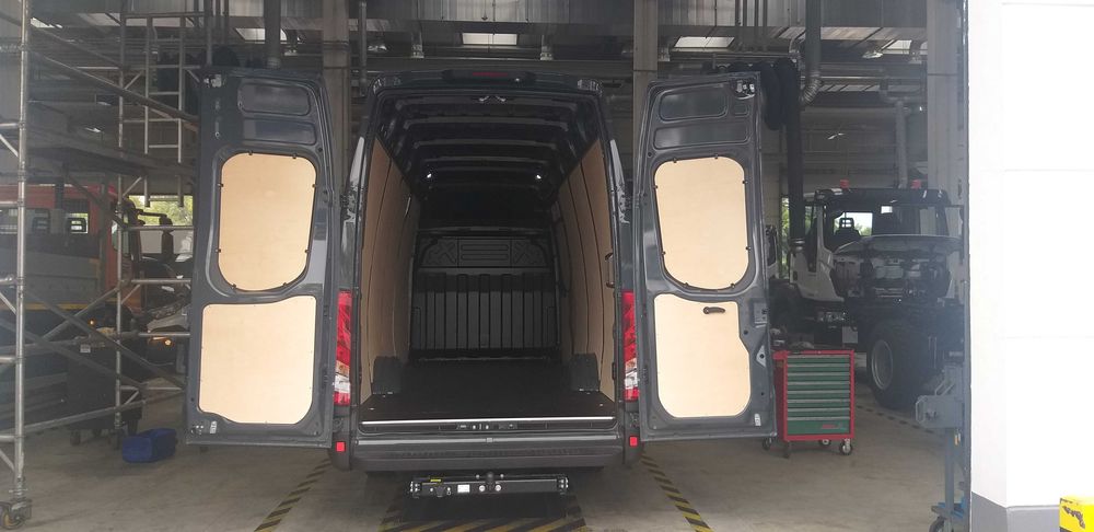 Zabudowa busa, paki Iveco Daily 16m3, 18m3 podłoga, boki, nadkola