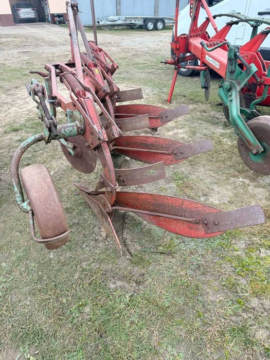 Квернеланд 3-х корпусний Kverneland плуг