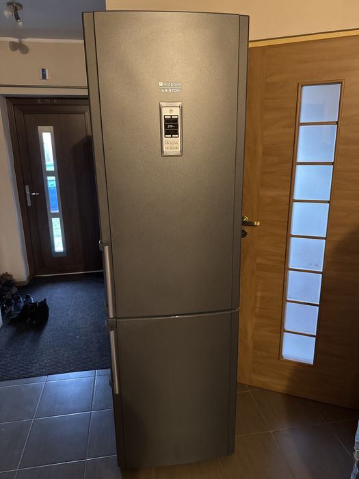 Lodówka ariston hotpoint 2m