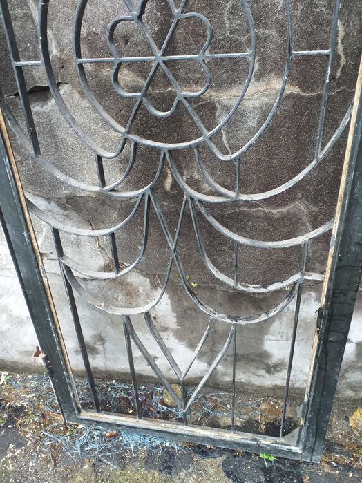 Porta em ferro antiga