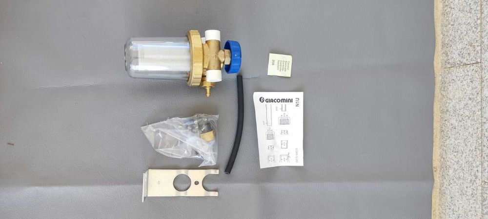 Filtro de gasóleo Giacomini, referência N1UBY001, com ligação de 3/8"