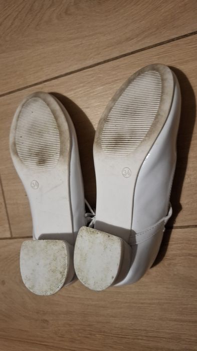 Pantofelki białe 34