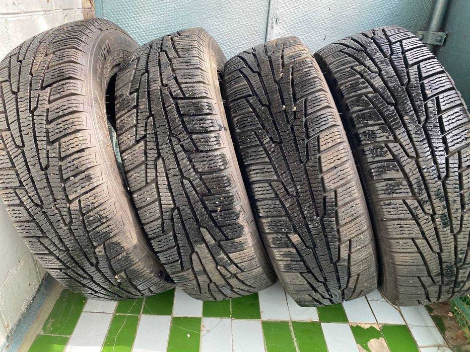 Резина зимняя Nokian