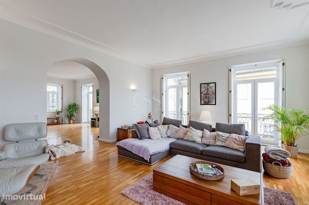 Apartamento T4 na Foz Velha a 150 metros do mar