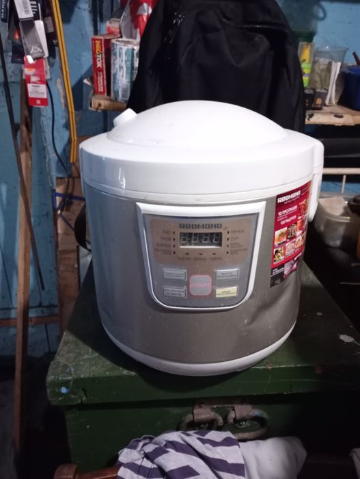 Мультиварка Redmond