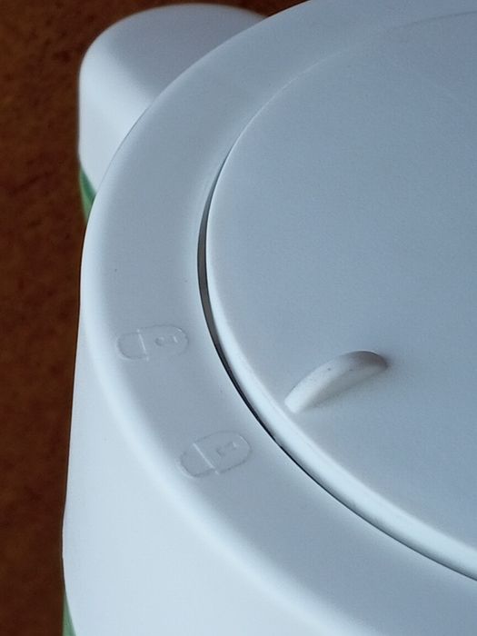 Термос 1,8 помповий, новий